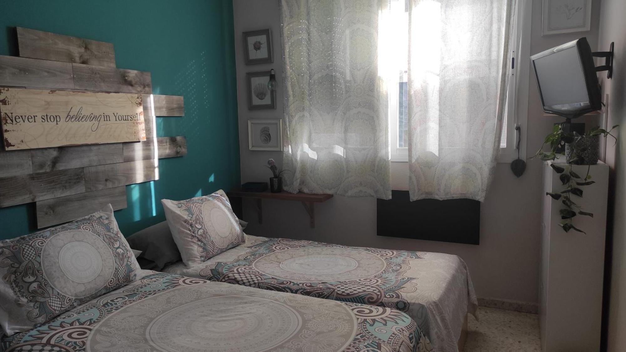 Habitacion Doble Con Aseo Compartido Coria del Río エクステリア 写真